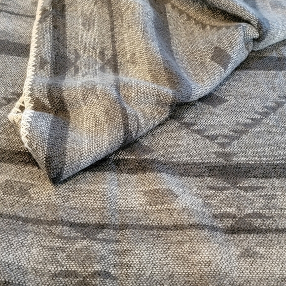 Express, womens, one size, poncho, gray, black, white - Picture 4 of 4